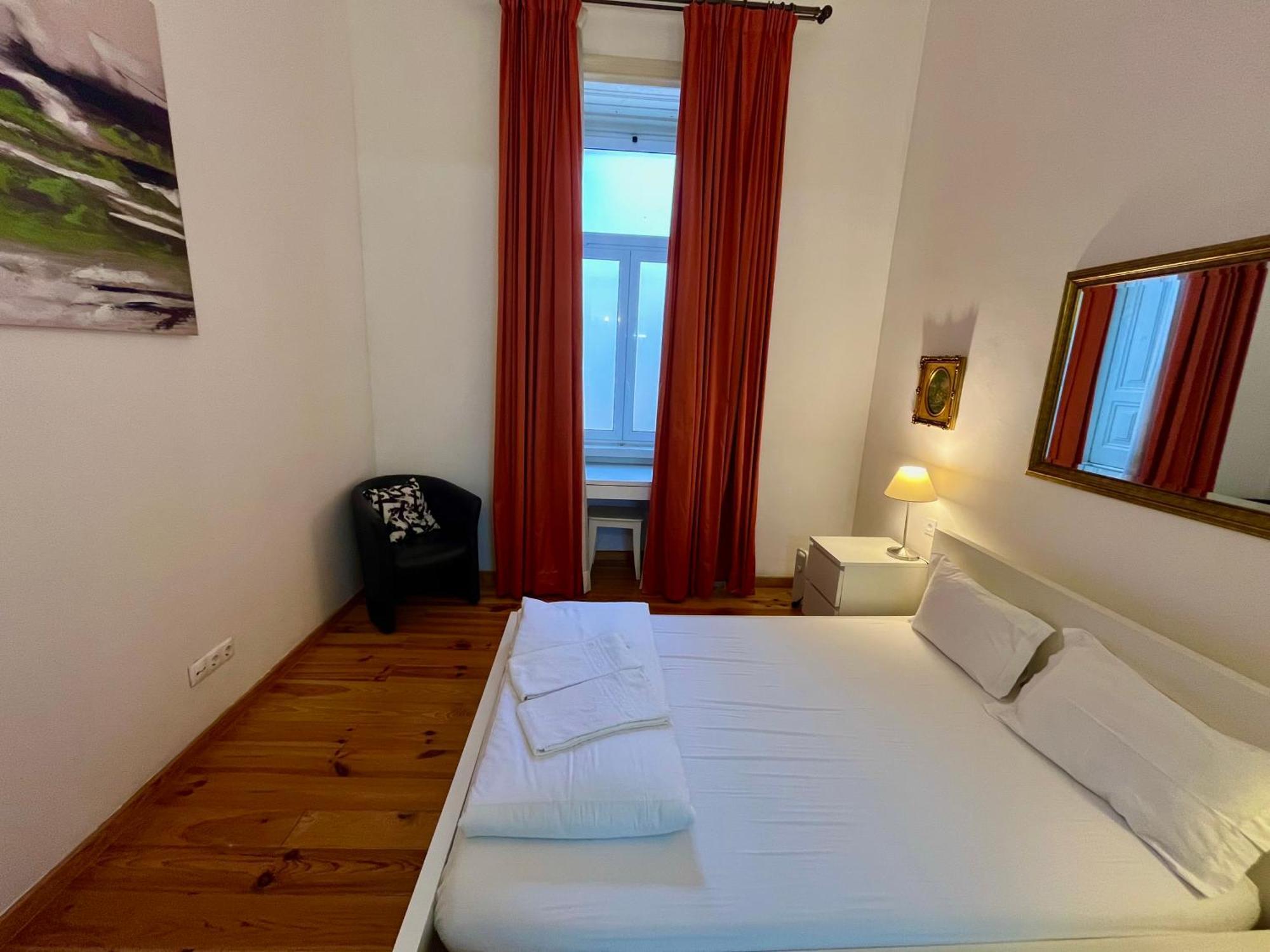 3 Bedroom, 2 Bathroom - Palma Residence Лиссабон Экстерьер фото