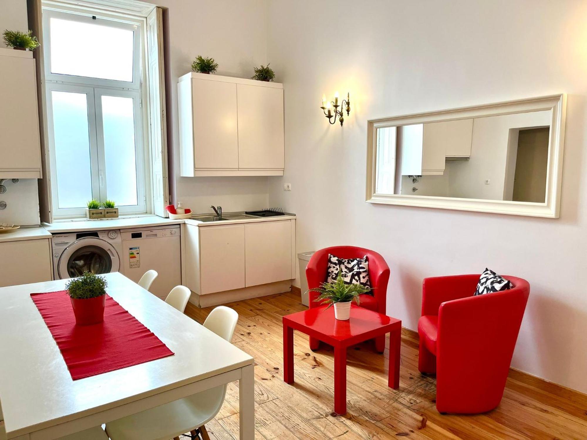3 Bedroom, 2 Bathroom - Palma Residence Лиссабон Экстерьер фото